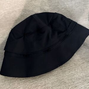 NWOT Athleta Black Lightweight Brim Hat